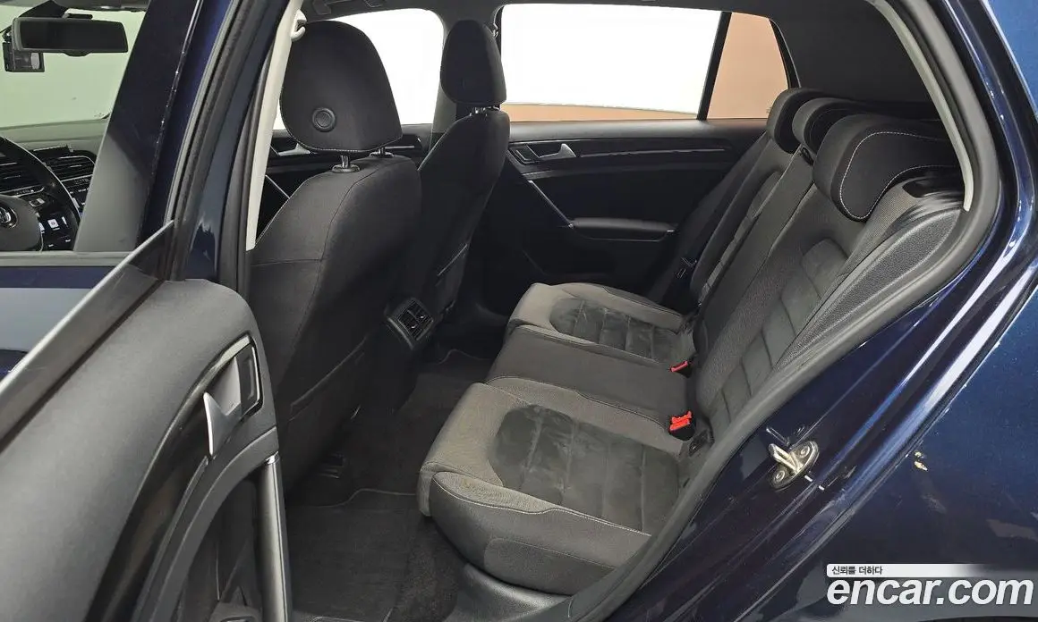 Volkswagen Golf 2015 1.6 автомат (гидро), фото 17 Volkswagen Golf 2015 1.6 автомат (гидро), фото 17