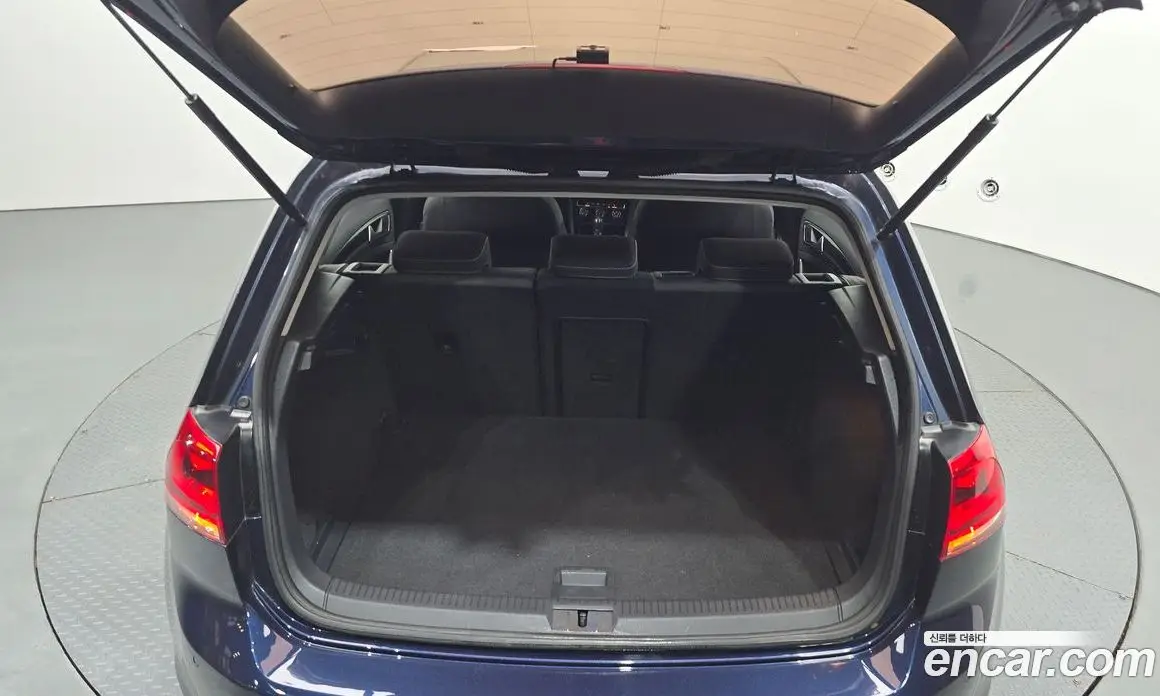 Volkswagen Golf 2015 1.6 автомат (гидро), фото 25 Volkswagen Golf 2015 1.6 автомат (гидро), фото 25