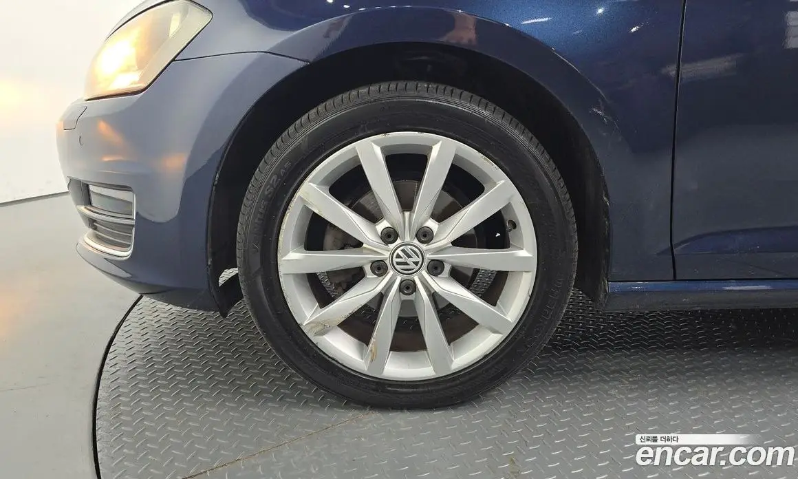 Volkswagen Golf 2015 1.6 автомат (гидро), фото 4 Volkswagen Golf 2015 1.6 автомат (гидро), фото 4