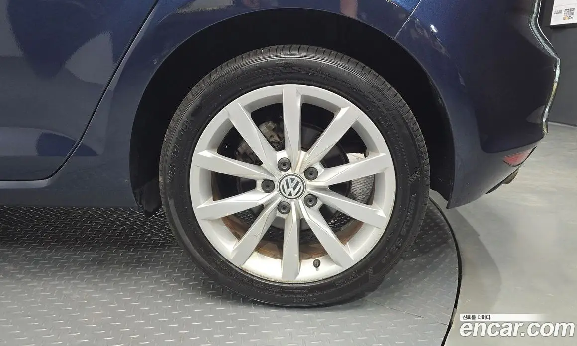 Volkswagen Golf 2015 1.6 автомат (гидро), фото 6 Volkswagen Golf 2015 1.6 автомат (гидро), фото 6