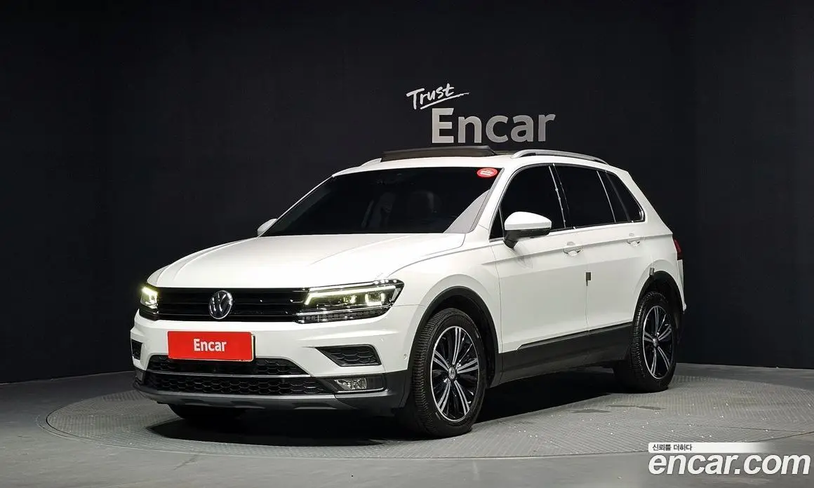 Volkswagen Tiguan 2018 2.0 автомат (гидро), фото 1 Volkswagen Tiguan 2018 2.0 автомат (гидро), фото 1