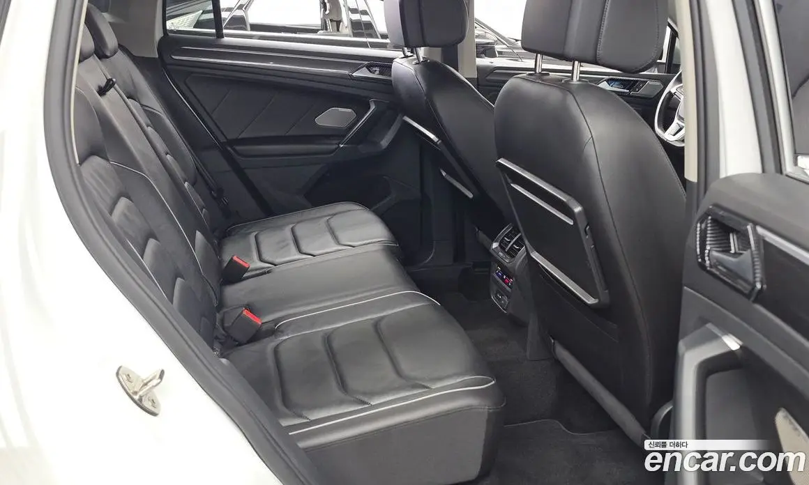 Volkswagen Tiguan 2018 2.0 автомат (гидро), фото 18 Volkswagen Tiguan 2018 2.0 автомат (гидро), фото 18