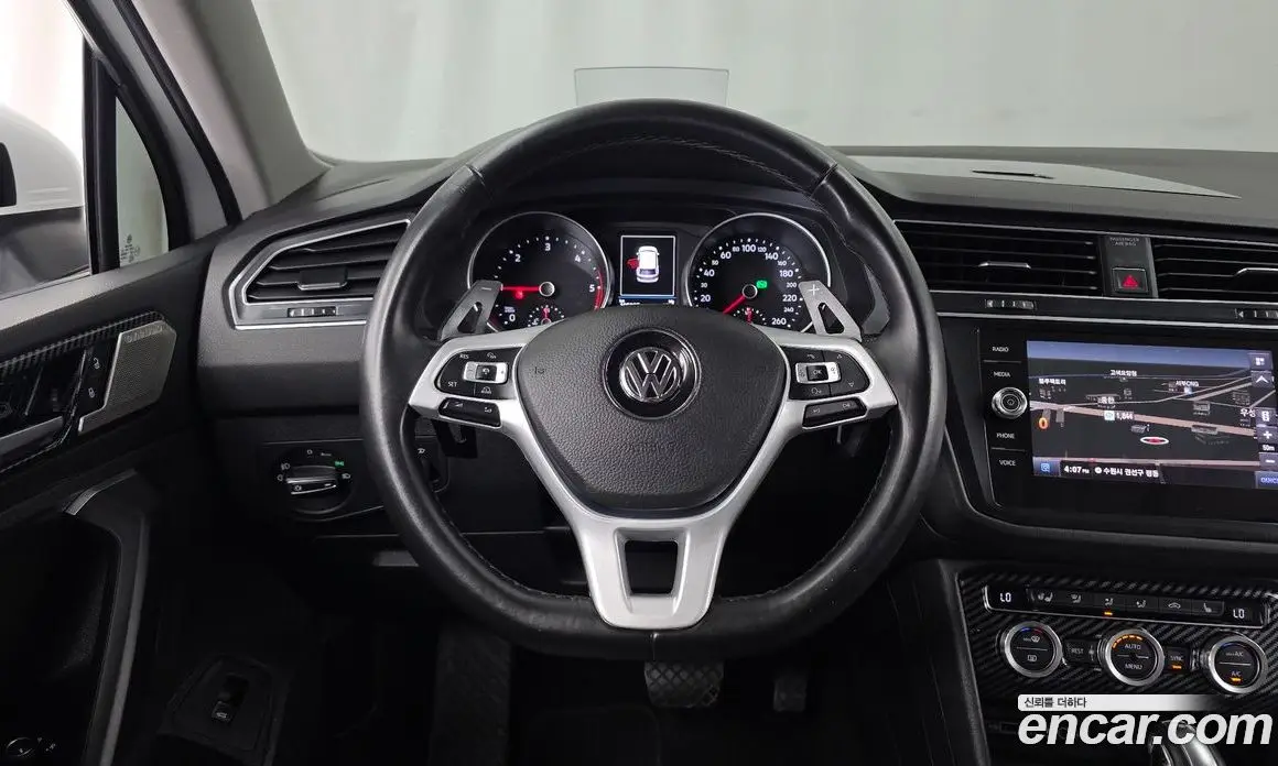Volkswagen Tiguan 2018 2.0 автомат (гидро), фото 19 Volkswagen Tiguan 2018 2.0 автомат (гидро), фото 19