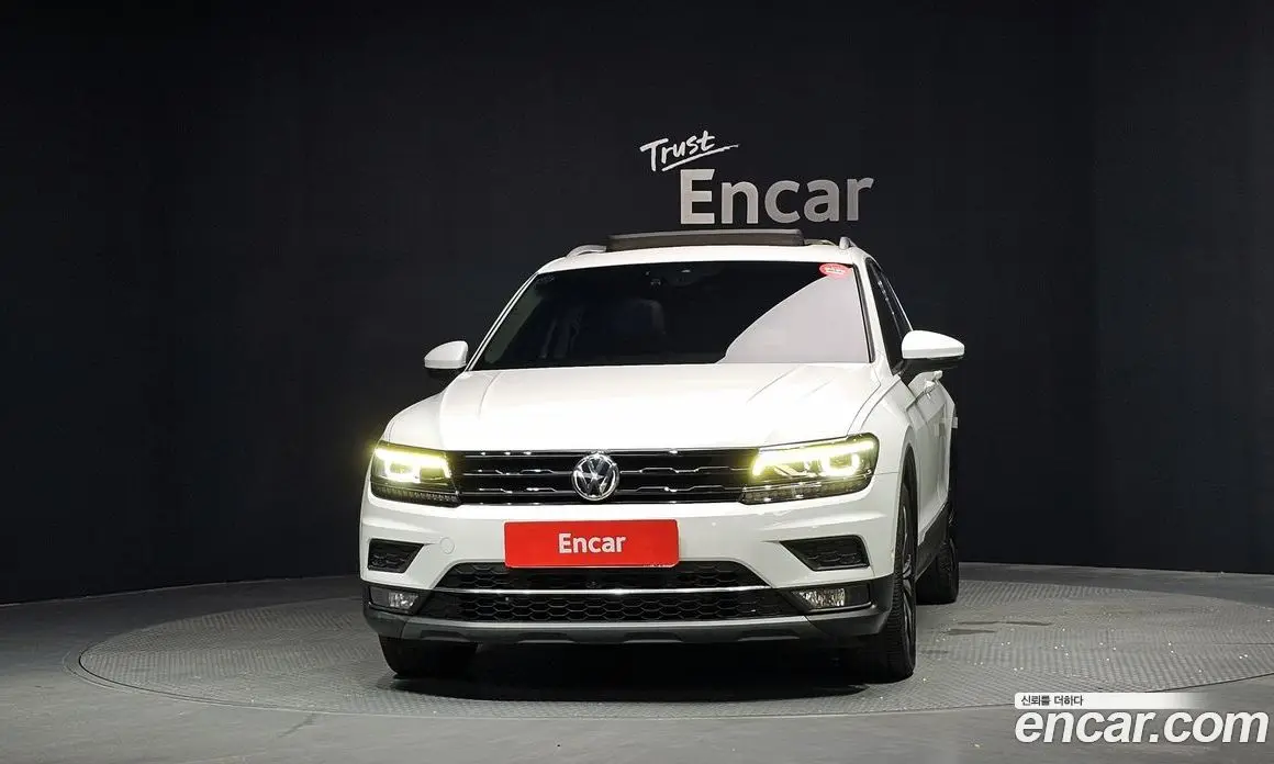 Volkswagen Tiguan 2018 2.0 автомат (гидро), фото 3 Volkswagen Tiguan 2018 2.0 автомат (гидро), фото 3