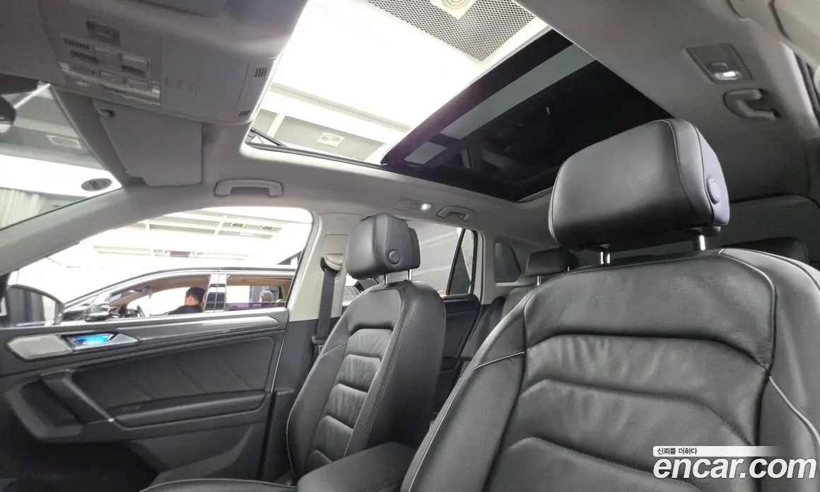 Volkswagen Tiguan 2018 2.0 автомат (гидро), фото 24 Volkswagen Tiguan 2018 2.0 автомат (гидро), фото 24