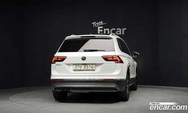 Volkswagen Tiguan 2018 2.0 автомат (гидро), миниатюра 4 Volkswagen Tiguan 2018 2.0 автомат (гидро), миниатюра 4