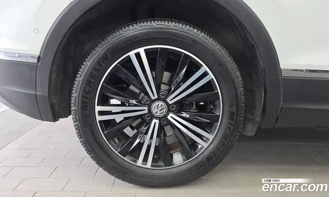 Volkswagen Tiguan 2018 2.0 автомат (гидро), миниатюра 5 Volkswagen Tiguan 2018 2.0 автомат (гидро), миниатюра 5