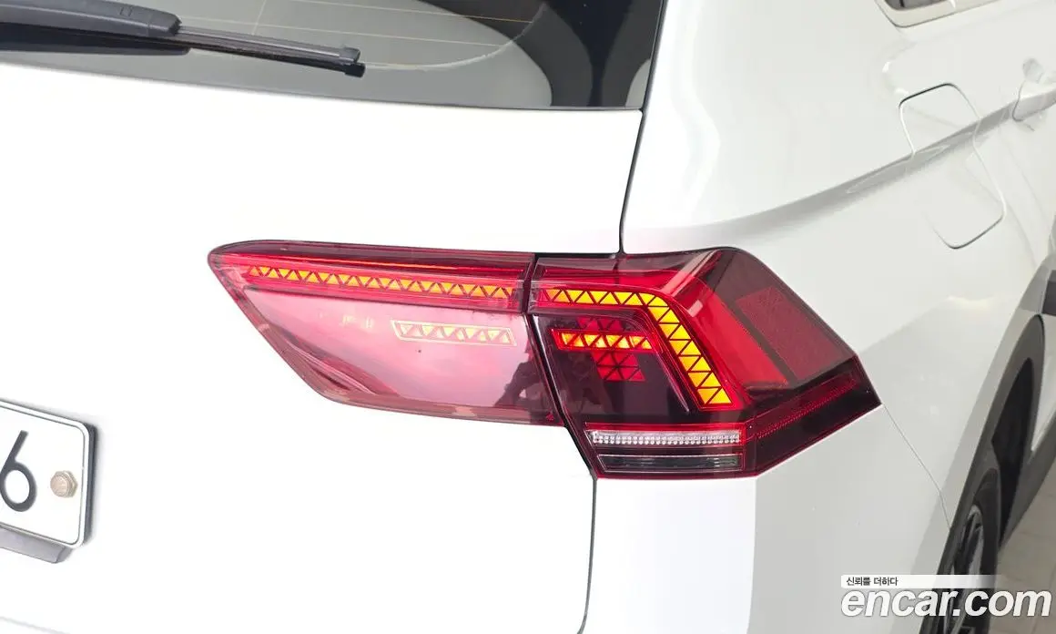 Volkswagen Tiguan 2018 2.0 автомат (гидро), фото 9 Volkswagen Tiguan 2018 2.0 автомат (гидро), фото 9