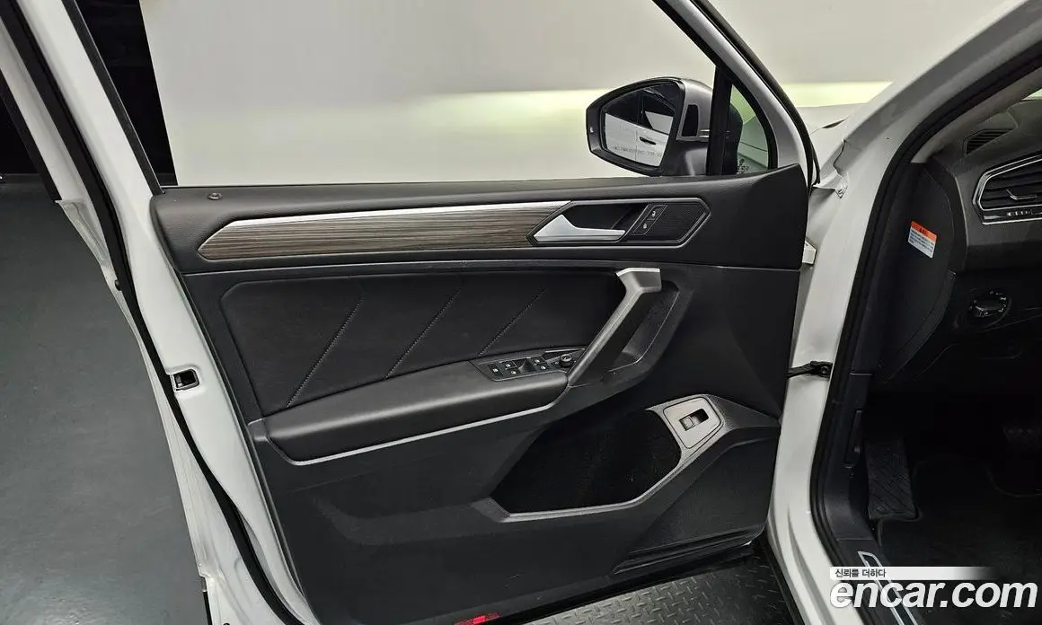 Volkswagen Tiguan 2024 2.0 автомат (гидро), фото 13 Volkswagen Tiguan 2024 2.0 автомат (гидро), фото 13