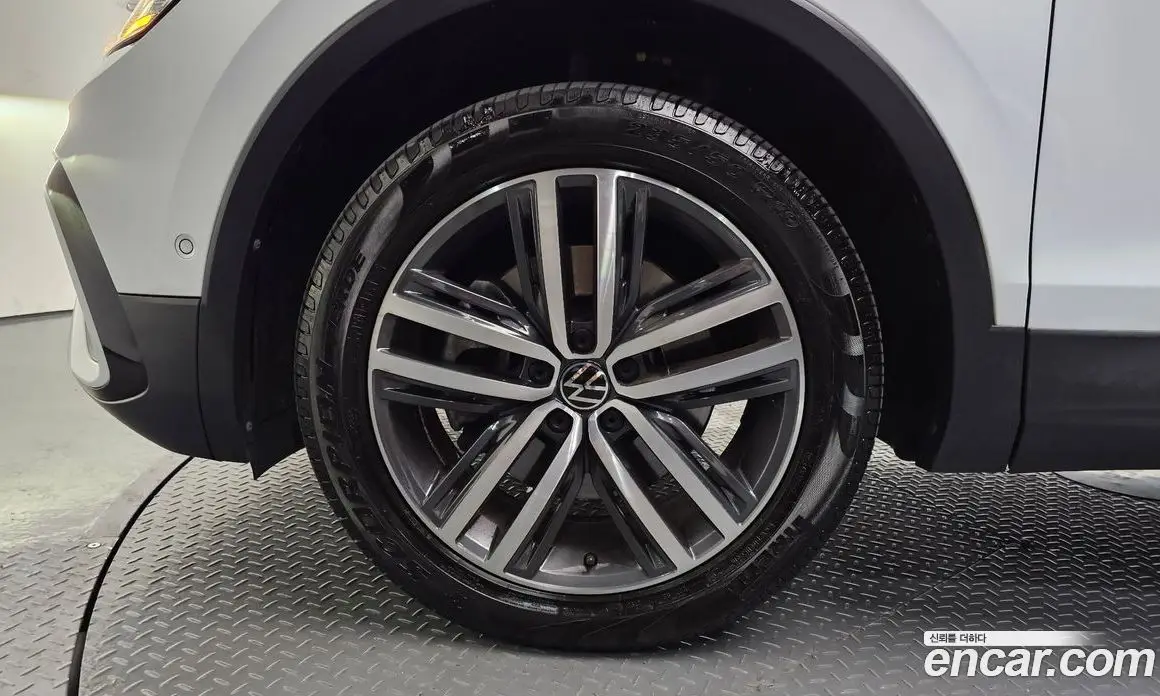 Volkswagen Tiguan 2024 2.0 автомат (гидро), фото 4 Volkswagen Tiguan 2024 2.0 автомат (гидро), фото 4