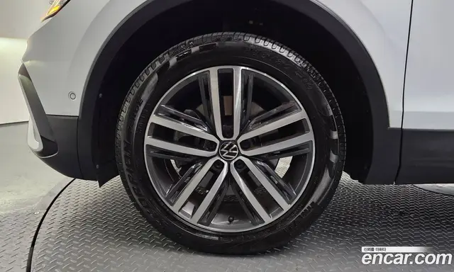 Volkswagen Tiguan 2024 2.0 автомат (гидро), миниатюра 4 Volkswagen Tiguan 2024 2.0 автомат (гидро), миниатюра 4
