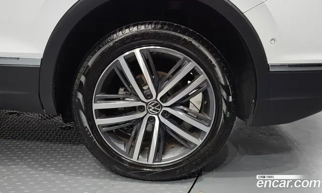 Volkswagen Tiguan 2024 2.0 автомат (гидро), миниатюра 6 Volkswagen Tiguan 2024 2.0 автомат (гидро), миниатюра 6