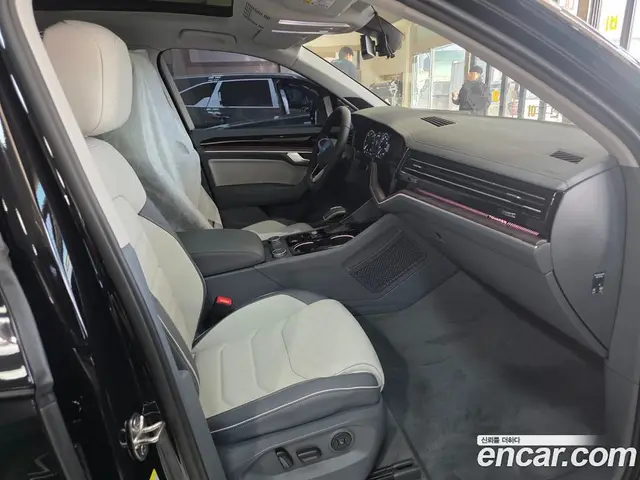 Volkswagen Touareg 2025 3.0 автомат (гидро), миниатюра 11