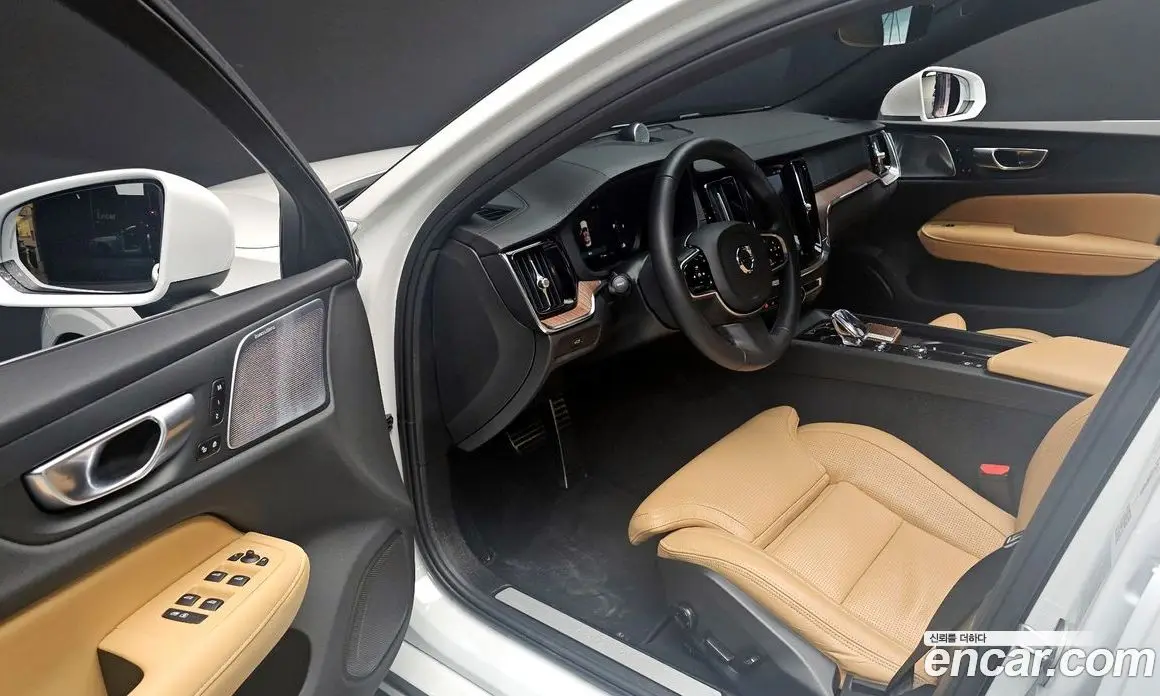 Volvo S60 2024 2.0 автомат (гидро), фото 10 Volvo S60 2024 2.0 автомат (гидро), фото 10