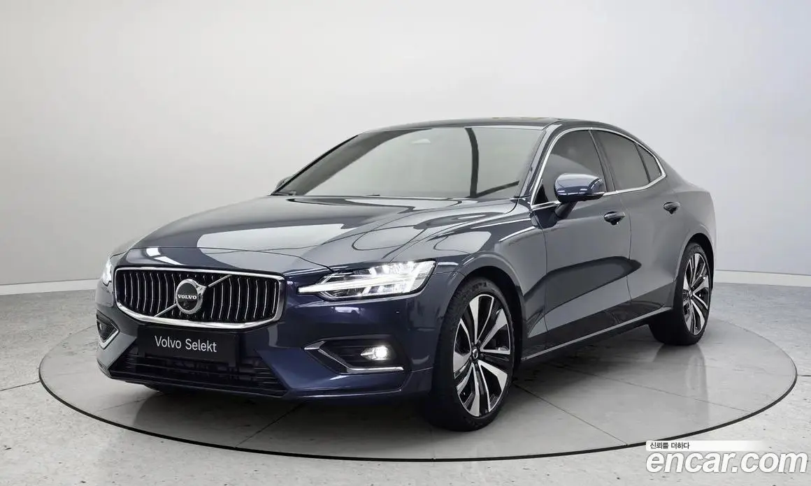 Volvo S60 2024 2.0 автомат (гидро), фото 1 Volvo S60 2024 2.0 автомат (гидро), фото 1