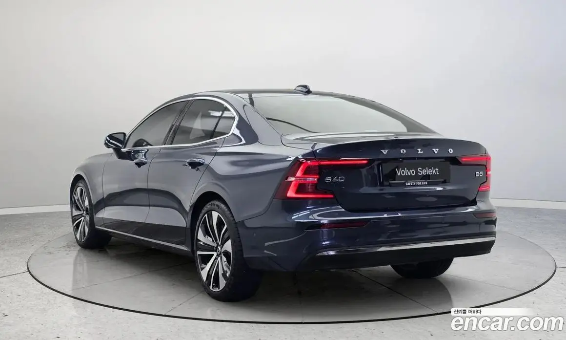 Volvo S60 2024 2.0 автомат (гидро), фото 2 Volvo S60 2024 2.0 автомат (гидро), фото 2