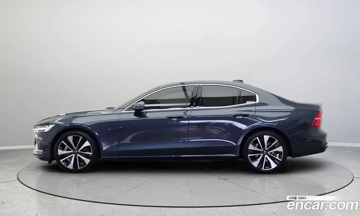 Volvo S60 2024 2.0 автомат (гидро), фото 4 Volvo S60 2024 2.0 автомат (гидро), фото 4