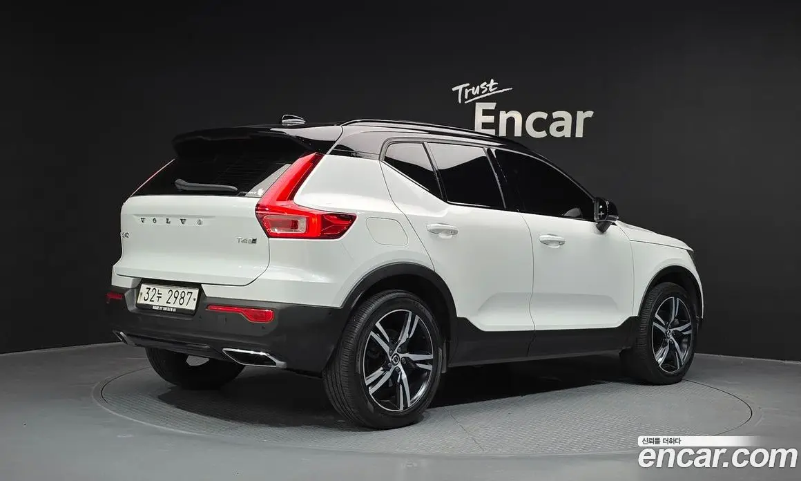 Volvo XC40 2019 2.0 автомат (гидро), фото 2 Volvo XC40 2019 2.0 автомат (гидро), фото 2