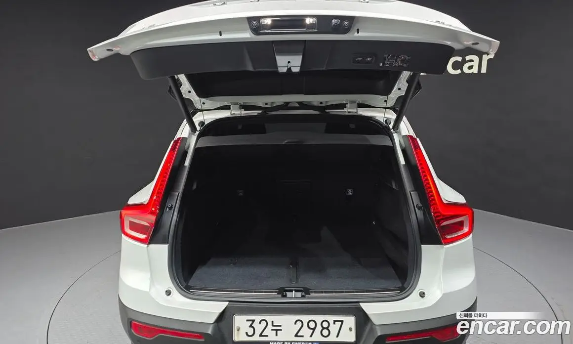 Volvo XC40 2019 2.0 автомат (гидро), фото 20 Volvo XC40 2019 2.0 автомат (гидро), фото 20