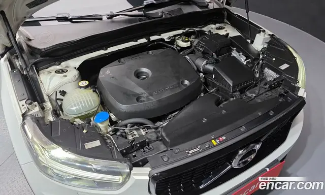 Volvo XC40 2019 2.0 автомат (гидро), миниатюра 6 Volvo XC40 2019 2.0 автомат (гидро), миниатюра 6