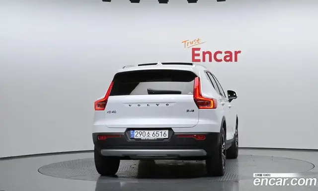 Volvo XC40 2021 2.0 автомат (гидро), миниатюра 4 Volvo XC40 2021 2.0 автомат (гидро), миниатюра 4