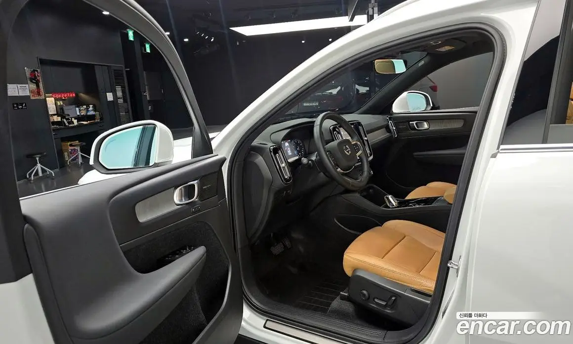 Volvo XC40 2021 2.0 автомат (гидро), фото 10 Volvo XC40 2021 2.0 автомат (гидро), фото 10