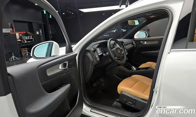 Volvo XC40 2021 2.0 автомат (гидро), миниатюра 10 Volvo XC40 2021 2.0 автомат (гидро), миниатюра 10