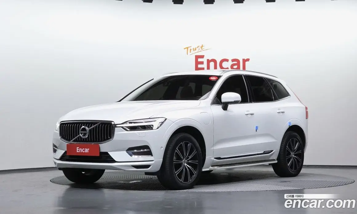 Volvo XC60 2020 2.0 автомат (гидро), фото 1 Volvo XC60 2020 2.0 автомат (гидро), фото 1