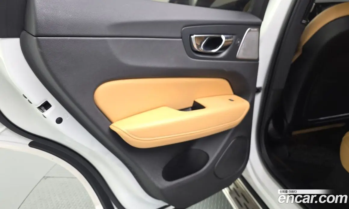 Volvo XC60 2020 2.0 автомат (гидро), фото 15 Volvo XC60 2020 2.0 автомат (гидро), фото 15