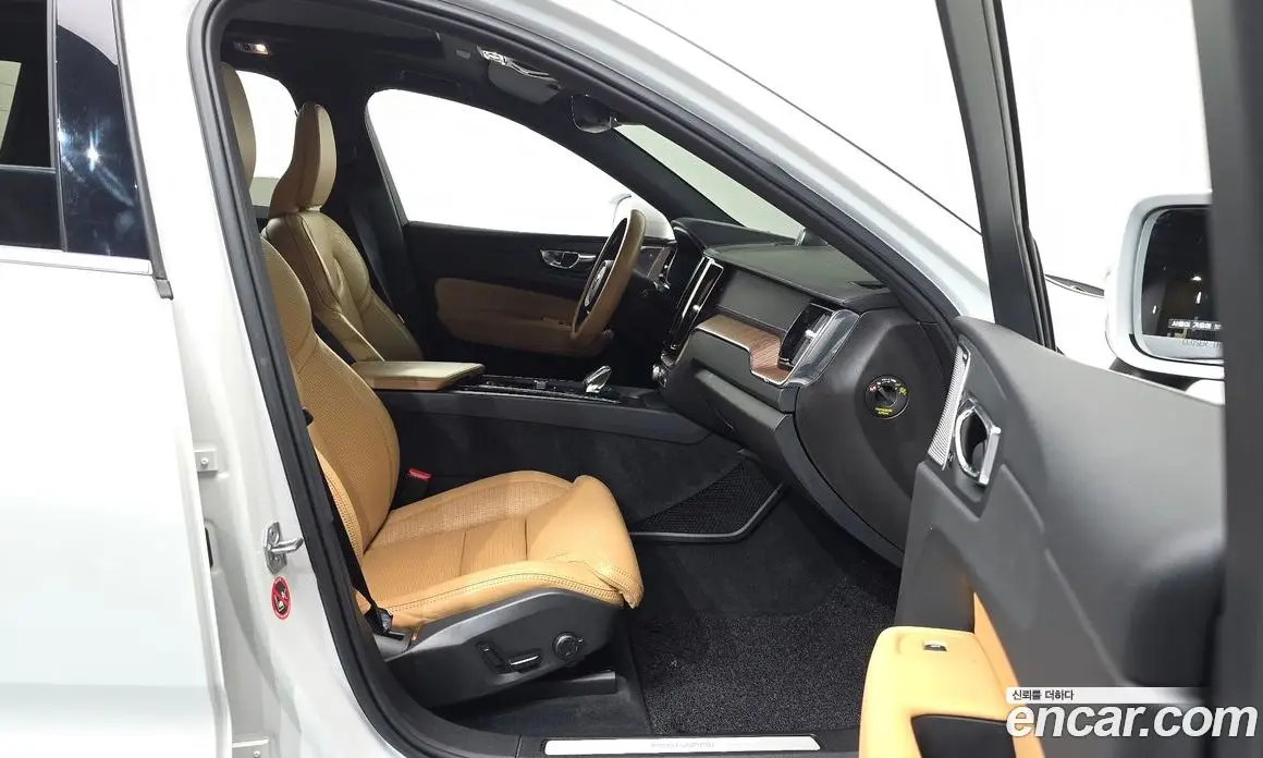 Volvo XC60 2020 2.0 автомат (гидро), фото 17 Volvo XC60 2020 2.0 автомат (гидро), фото 17