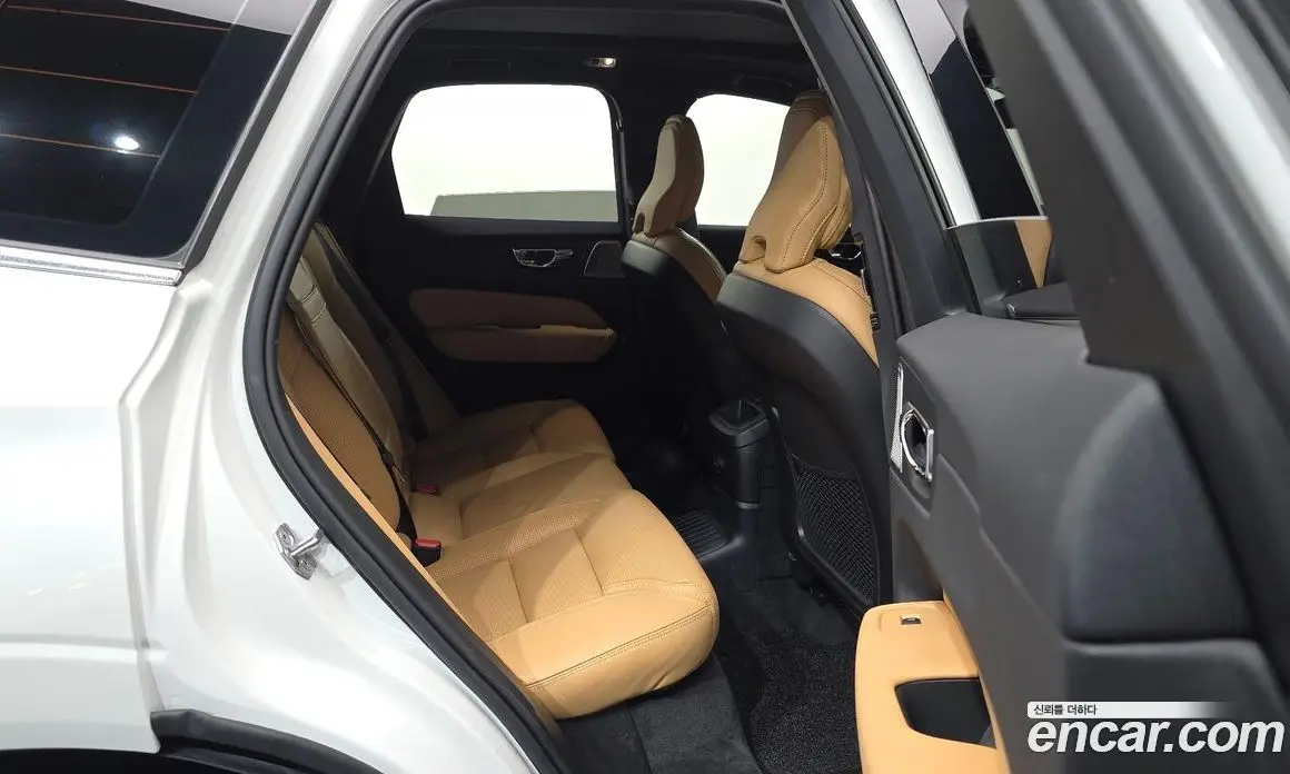 Volvo XC60 2020 2.0 автомат (гидро), фото 18 Volvo XC60 2020 2.0 автомат (гидро), фото 18