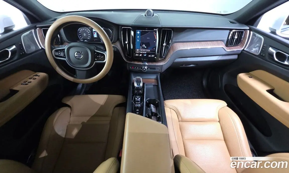 Volvo XC60 2020 2.0 автомат (гидро), фото 10 Volvo XC60 2020 2.0 автомат (гидро), фото 10