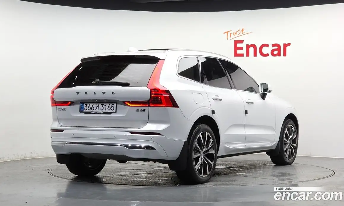 Volvo XC60 2025 2.0 автомат (гидро), фото 2 Volvo XC60 2025 2.0 автомат (гидро), фото 2