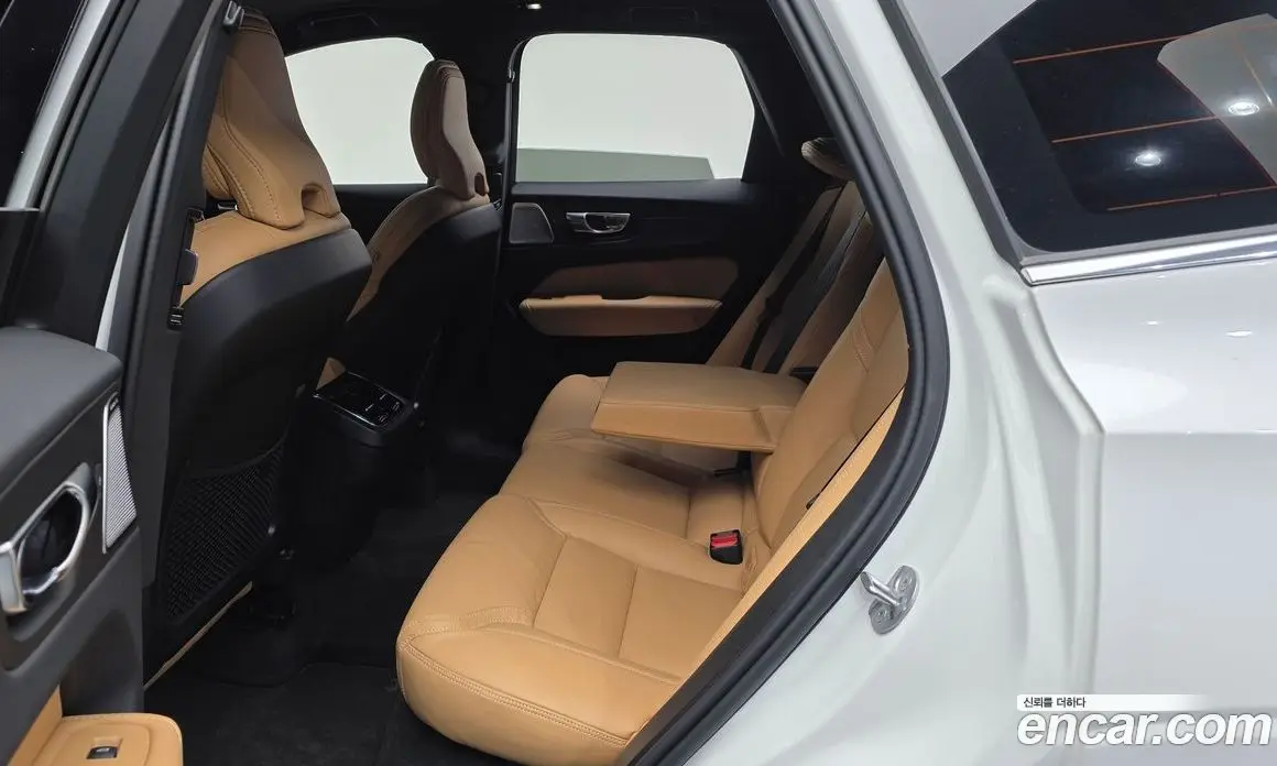 Volvo XC60 2025 2.0 автомат (гидро), фото 12 Volvo XC60 2025 2.0 автомат (гидро), фото 12