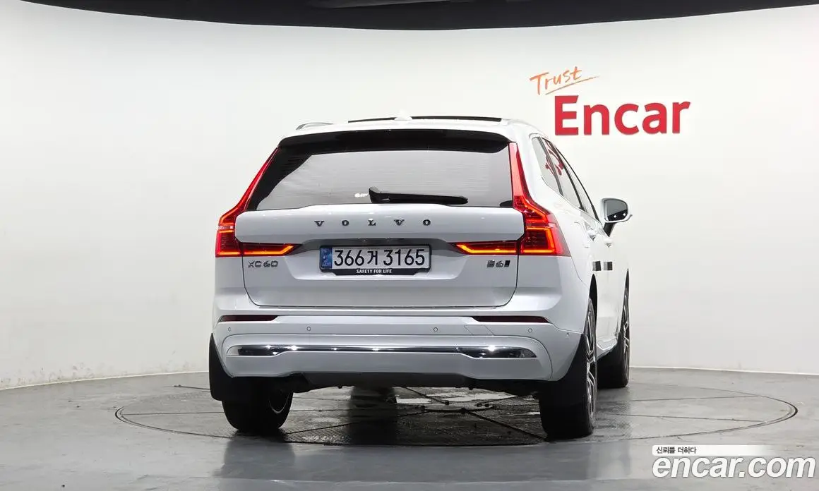 Volvo XC60 2025 2.0 автомат (гидро), фото 4 Volvo XC60 2025 2.0 автомат (гидро), фото 4