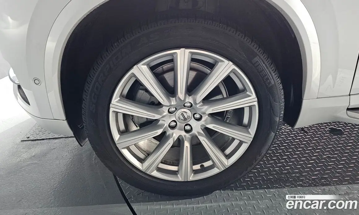 Volvo XC90 2019 2.0 автомат (гидро), фото 5 Volvo XC90 2019 2.0 автомат (гидро), фото 5