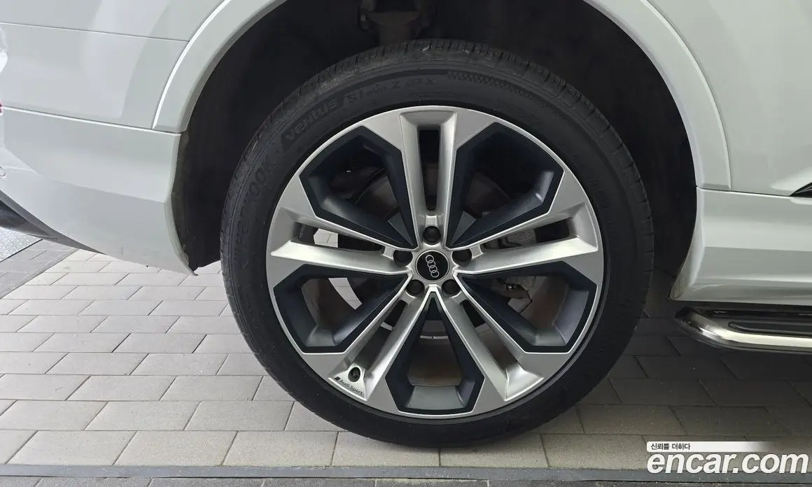 Audi Q7 2022 3.0 автомат (гидро), фото 5
