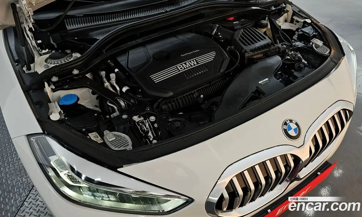BMW 1 серия 2023 2.0 автомат (гидро), фото 6