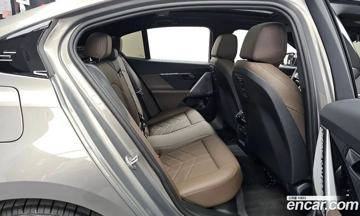 BMW 5 серия 2025 2.0 автомат (гидро), фото 18 BMW 5 серия 2025 2.0 автомат (гидро), фото 18