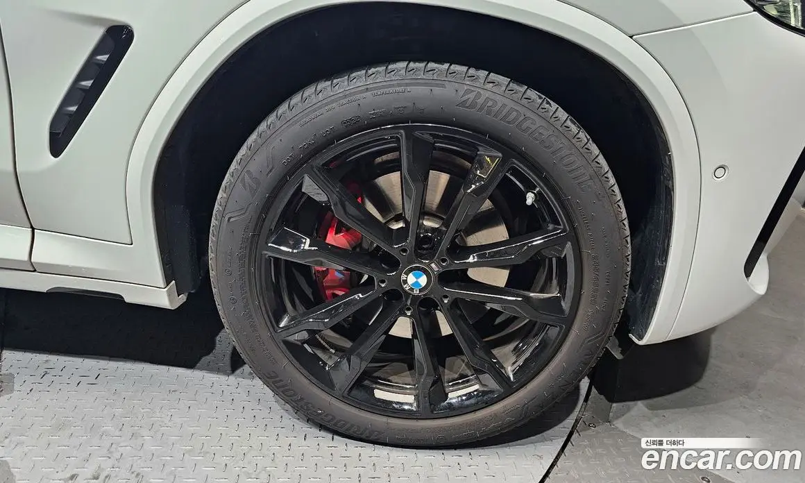 BMW X4 2025 2.0 автомат (гидро), фото 7 BMW X4 2025 2.0 автомат (гидро), фото 7