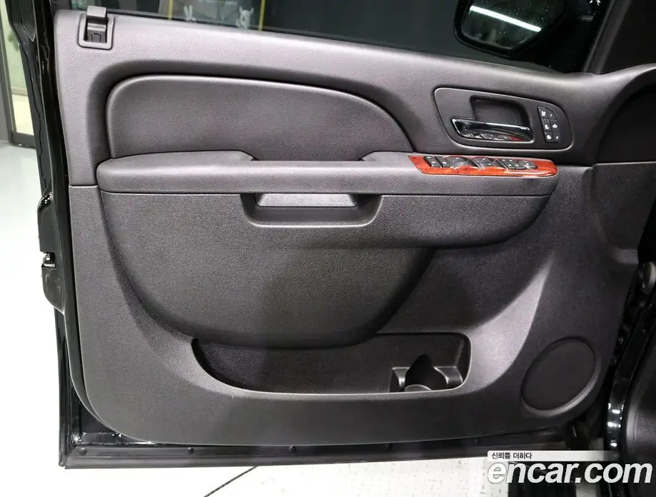 Chevrolet Surburban 2013 5.3 автомат (гидро), фото 11 Chevrolet Surburban 2013 5.3 автомат (гидро), фото 11
