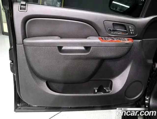 Chevrolet Surburban 2013 5.3 автомат (гидро), миниатюра 11 Chevrolet Surburban 2013 5.3 автомат (гидро), миниатюра 11