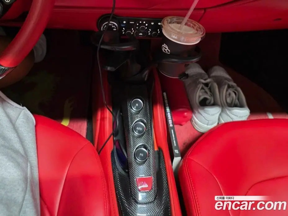 Ferrari 488 2016 3.9 автомат (гидро), фото 14 Ferrari 488 2016 3.9 автомат (гидро), фото 14