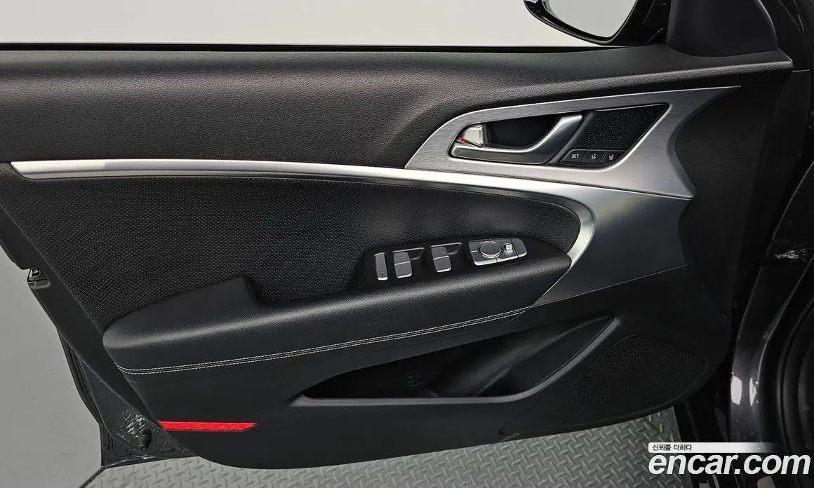 Genesis G70 2018 2.0 автомат (гидро), фото 13 Genesis G70 2018 2.0 автомат (гидро), фото 13