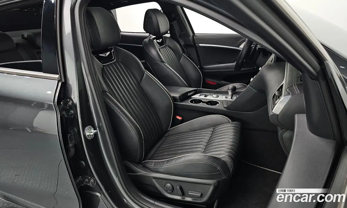 Genesis G70 2018 2.0 автомат (гидро), фото 15 Genesis G70 2018 2.0 автомат (гидро), фото 15