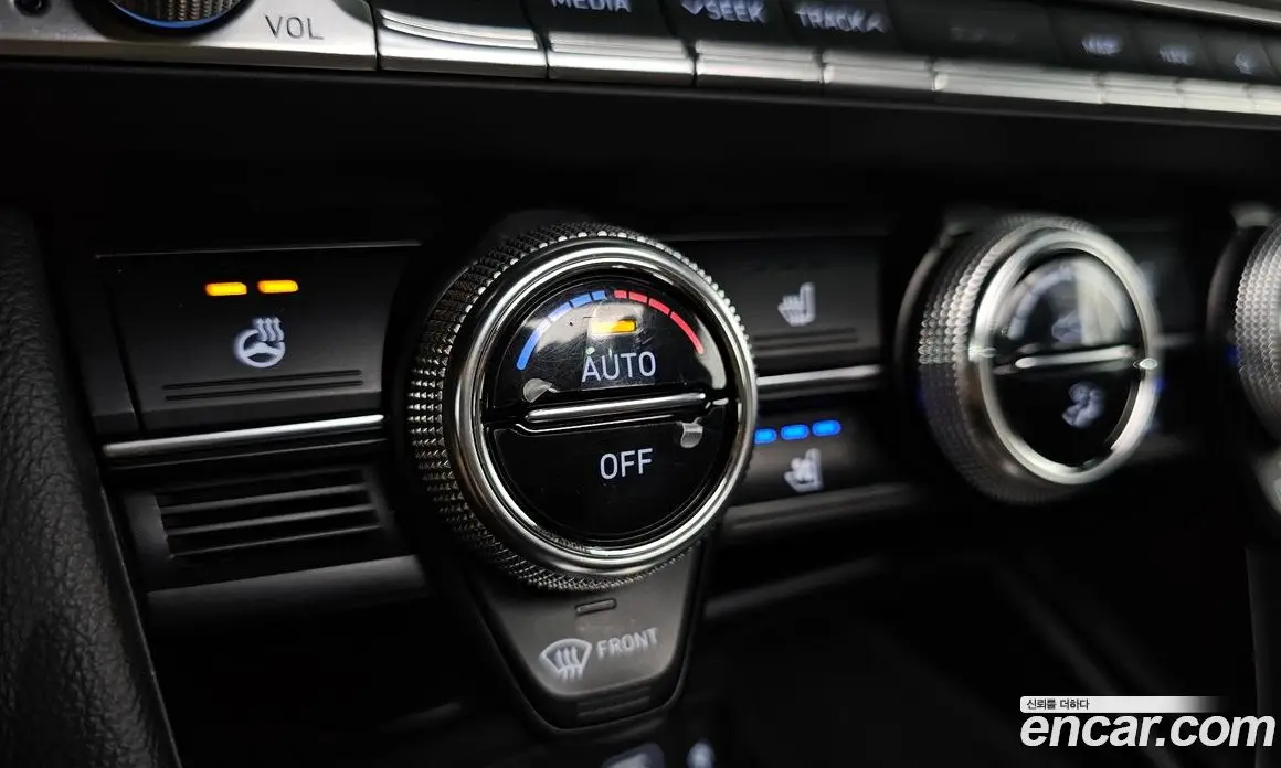 Genesis G70 2018 2.0 автомат (гидро), фото 22 Genesis G70 2018 2.0 автомат (гидро), фото 22