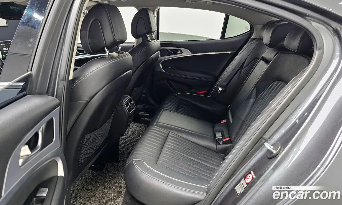 Genesis G70 2019 2.0 автомат (гидро), фото 12 Genesis G70 2019 2.0 автомат (гидро), фото 12