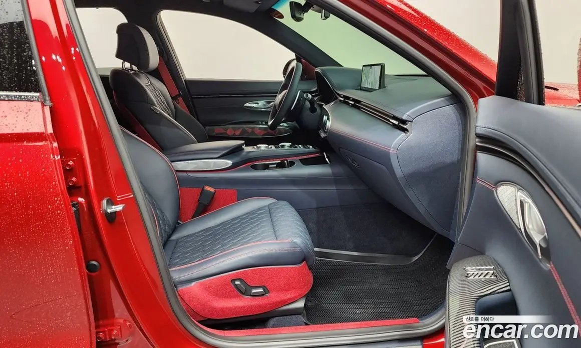 Genesis GV70 2021 3.5 автомат (гидро), фото 16 Genesis GV70 2021 3.5 автомат (гидро), фото 16