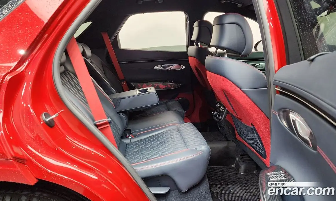 Genesis GV70 2021 3.5 автомат (гидро), фото 17 Genesis GV70 2021 3.5 автомат (гидро), фото 17