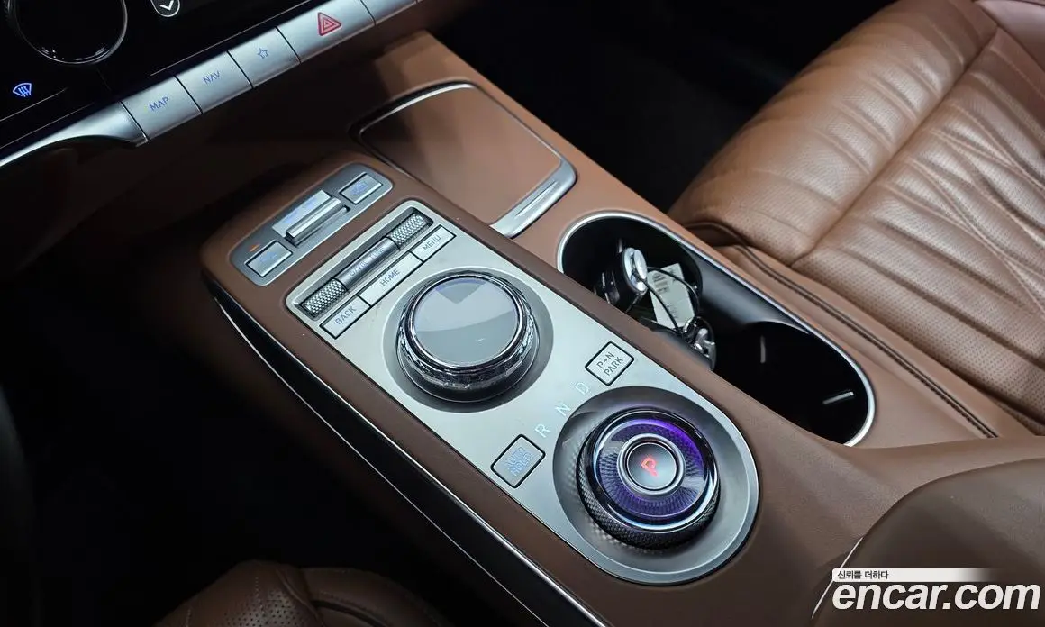 Genesis GV70 2021 2.5 автомат (гидро), фото 12 Genesis GV70 2021 2.5 автомат (гидро), фото 12